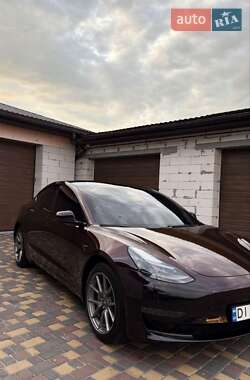 Седан Tesla Model 3 2022 в 