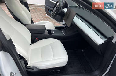 Седан Tesla Model 3 2021 в Киеве