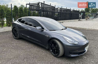 Седан Tesla Model 3 2018 в 