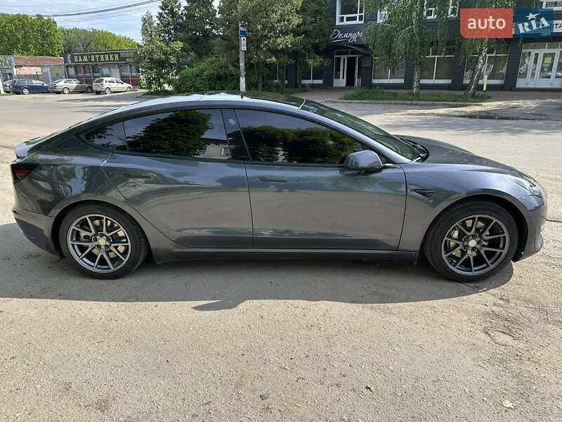 Седан Tesla Model 3 2022 в Сумах
