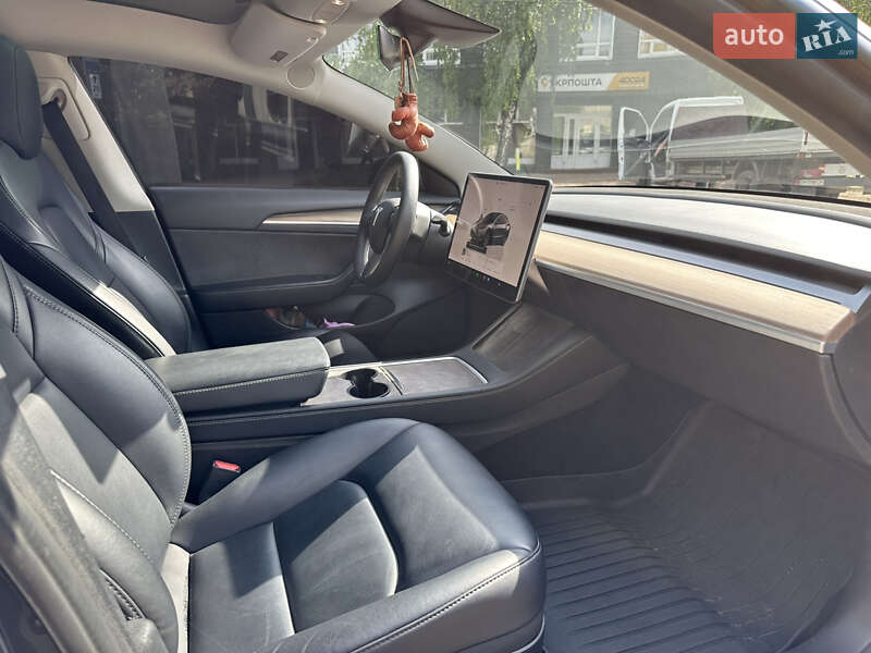 Седан Tesla Model 3 2022 в Сумах