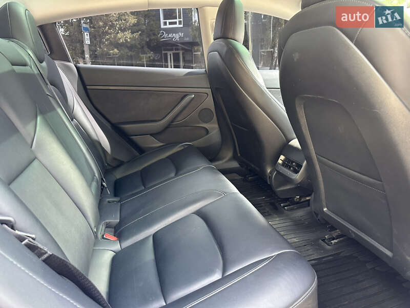 Седан Tesla Model 3 2022 в Сумах
