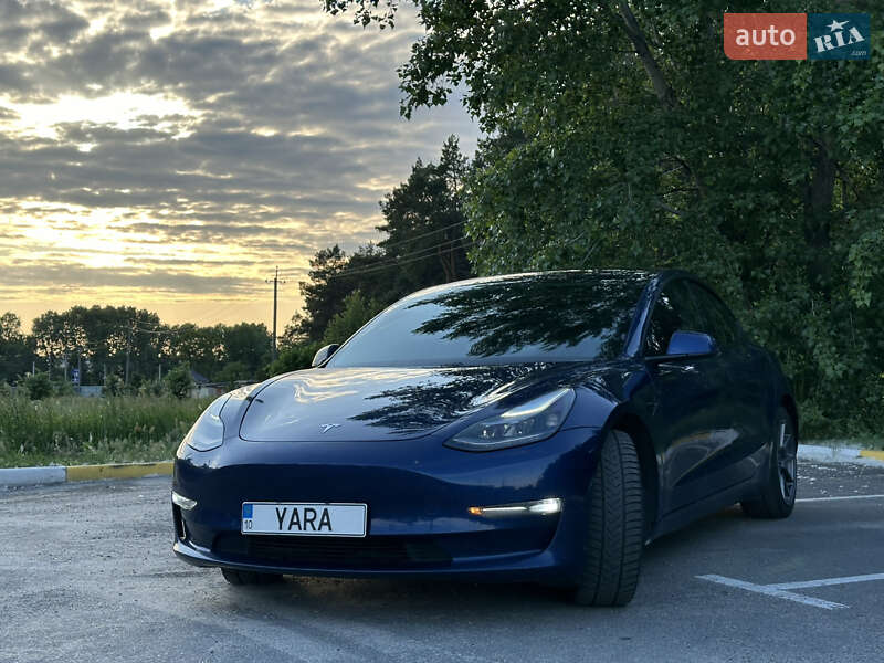 Tesla Model 3 2021