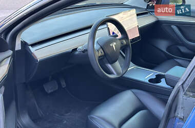 Седан Tesla Model 3 2021 в 