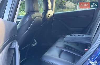 Седан Tesla Model 3 2021 в 