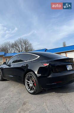 Седан Tesla Model 3 2019 в 