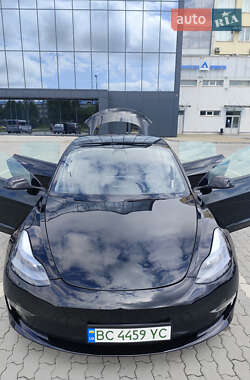 Седан Tesla Model 3 2023 в 