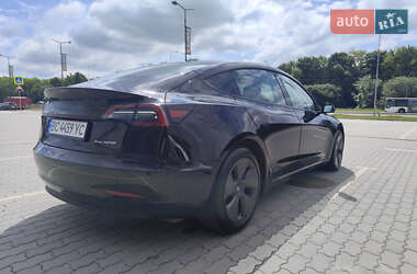 Седан Tesla Model 3 2023 в 