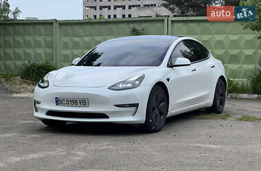 Седан Tesla Model 3 2021 в Новояворовске