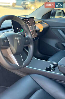 Седан Tesla Model 3 2019 в 