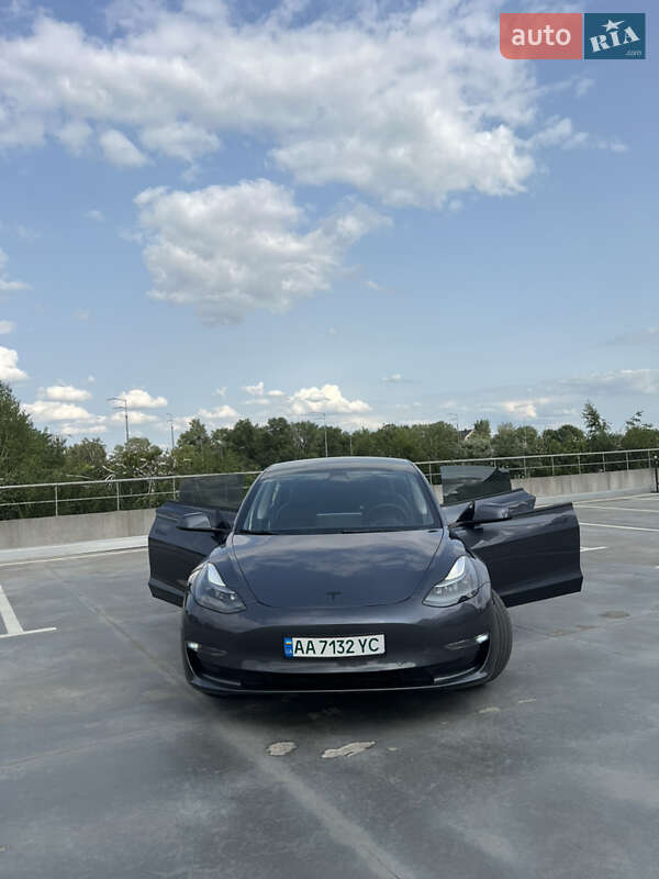 Седан Tesla Model 3 2022 в Києві
