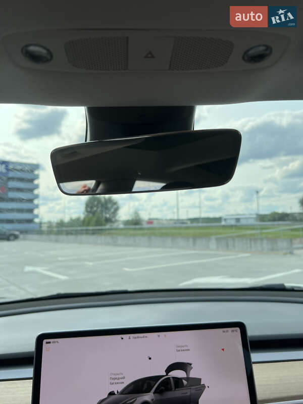 Седан Tesla Model 3 2022 в Києві