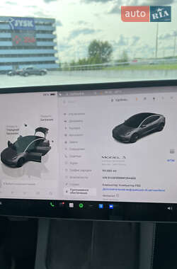 Седан Tesla Model 3 2022 в 