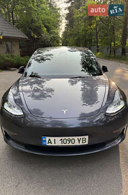 Седан Tesla Model 3 2023 в Киеве