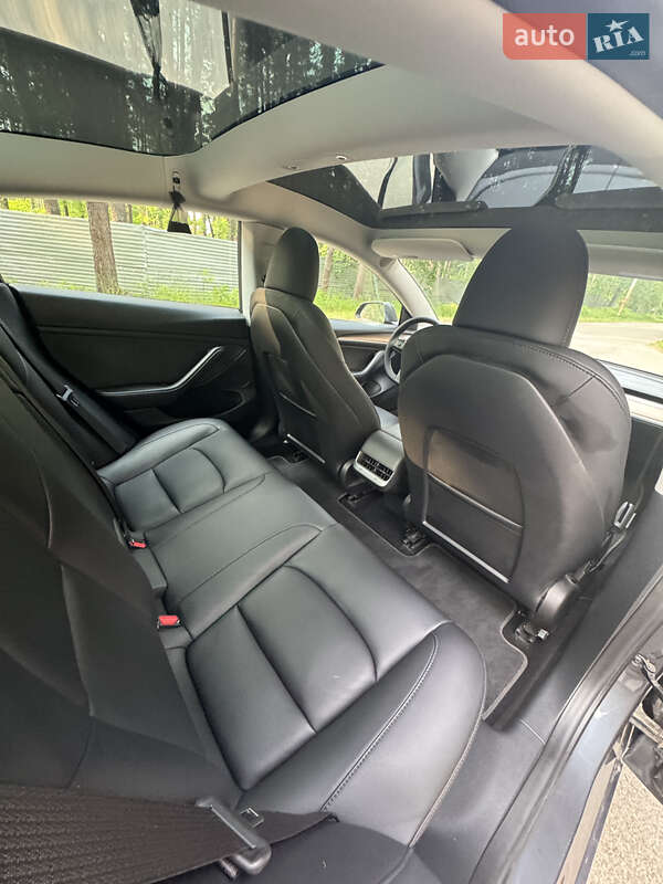 Седан Tesla Model 3 2023 в Киеве