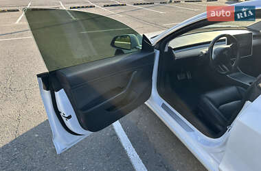 Седан Tesla Model 3 2019 в 