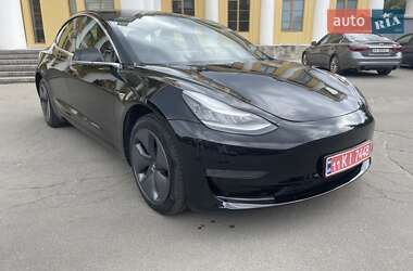 Седан Tesla Model 3 2020 в Киеве