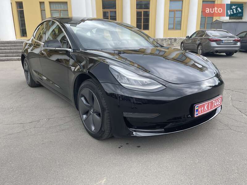 Седан Tesla Model 3 2020 в 