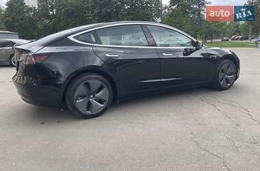 Седан Tesla Model 3 2020 в 