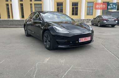 Седан Tesla Model 3 2020 в 