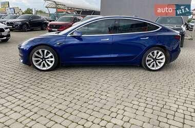 Седан Tesla Model 3 2020 в 