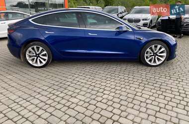 Седан Tesla Model 3 2020 в 