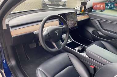 Седан Tesla Model 3 2020 в 