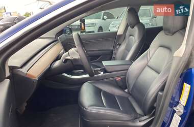 Седан Tesla Model 3 2020 в 