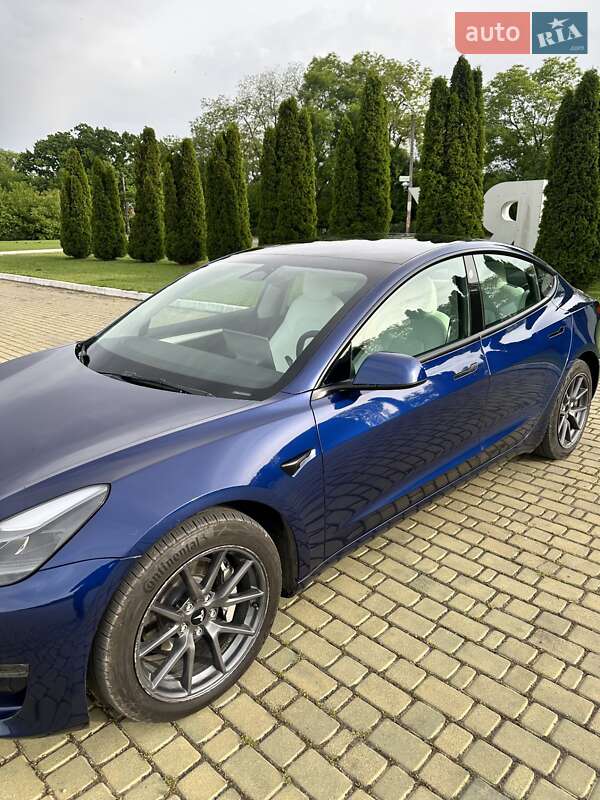 Седан Tesla Model 3 2022 в Одессе