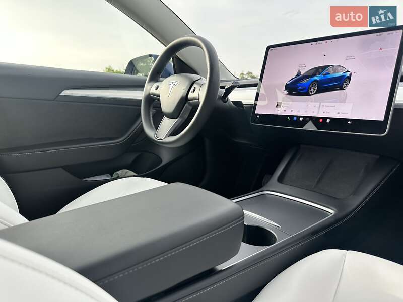 Седан Tesla Model 3 2022 в Одессе
