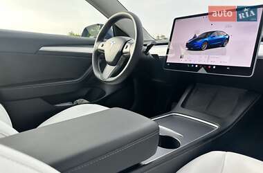 Седан Tesla Model 3 2022 в 