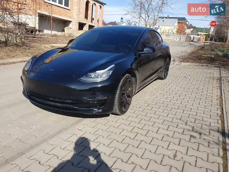 Седан Tesla Model 3 2020 в 