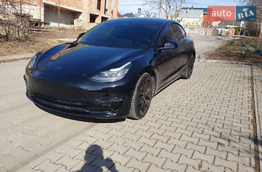 Седан Tesla Model 3 2020 в 