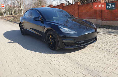 Седан Tesla Model 3 2020 в 