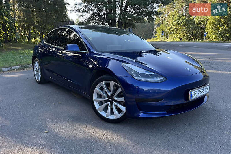 Седан Tesla Model 3 2020 в Києві