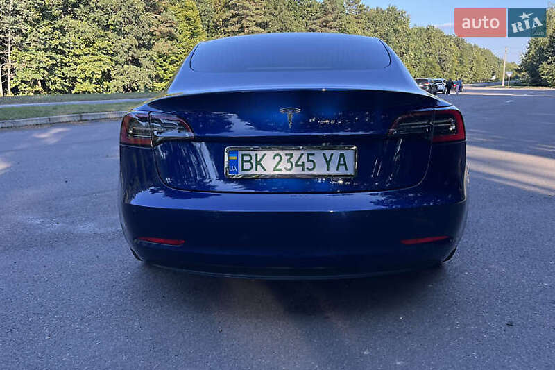 Седан Tesla Model 3 2020 в Києві