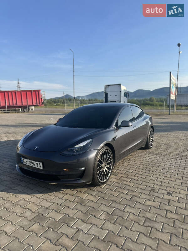 Tesla Model 3 2021