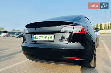 Седан Tesla Model 3 2020 в 