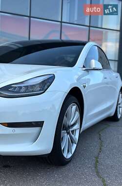 Седан Tesla Model 3 2018 в 