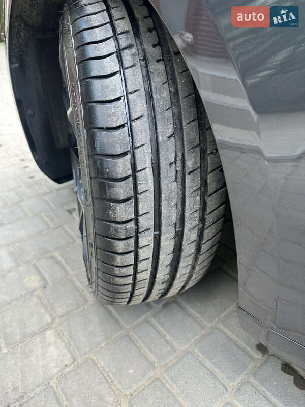 Седан Tesla Model 3 2024 в Чорноморську