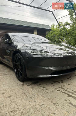 Седан Tesla Model 3 2024 в Черноморске