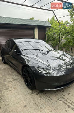 Седан Tesla Model 3 2024 в 