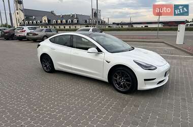 Седан Tesla Model 3 2019 в Солонці