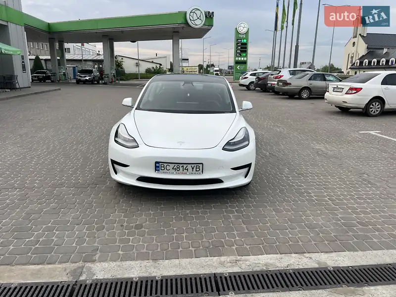 Tesla Model 3 2019