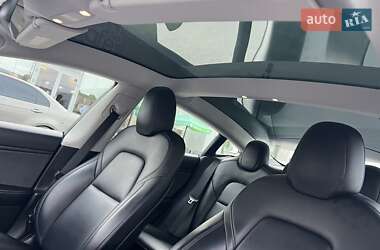 Седан Tesla Model 3 2019 в Солонці