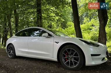Седан Tesla Model 3 2020 в 