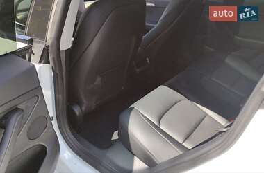 Седан Tesla Model 3 2023 в 