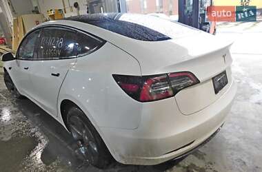 Седан Tesla Model 3 2023 в 