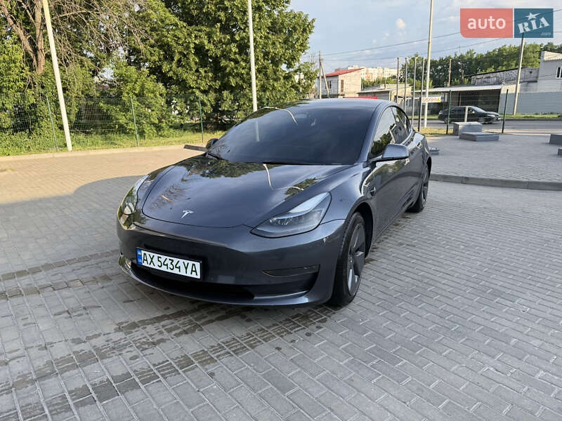 Tesla Model 3 2022