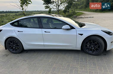 Седан Tesla Model 3 2021 в 